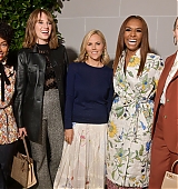 emilybluntfans-ToryBurchSS20FashionShow-020.jpg