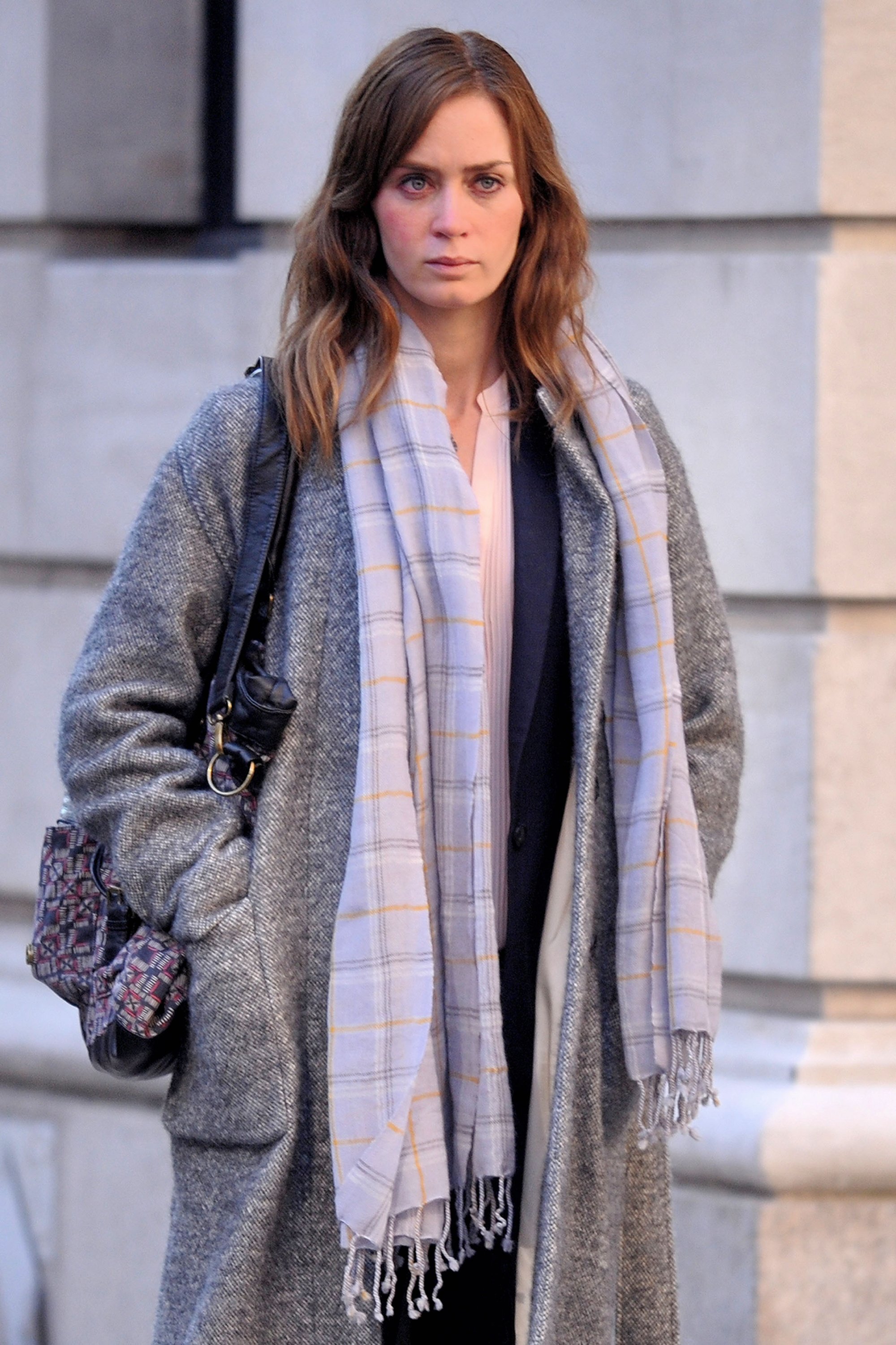 emily-blunt-the-girl-on-the-train-on-set-025.jpg emily-blunt-the-girl-on-the-train-on-set-025.jpg